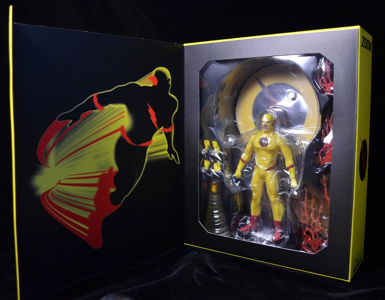 One:12 DC Heroes Reverse Flash Action Figure Zoom Mezco Toyz